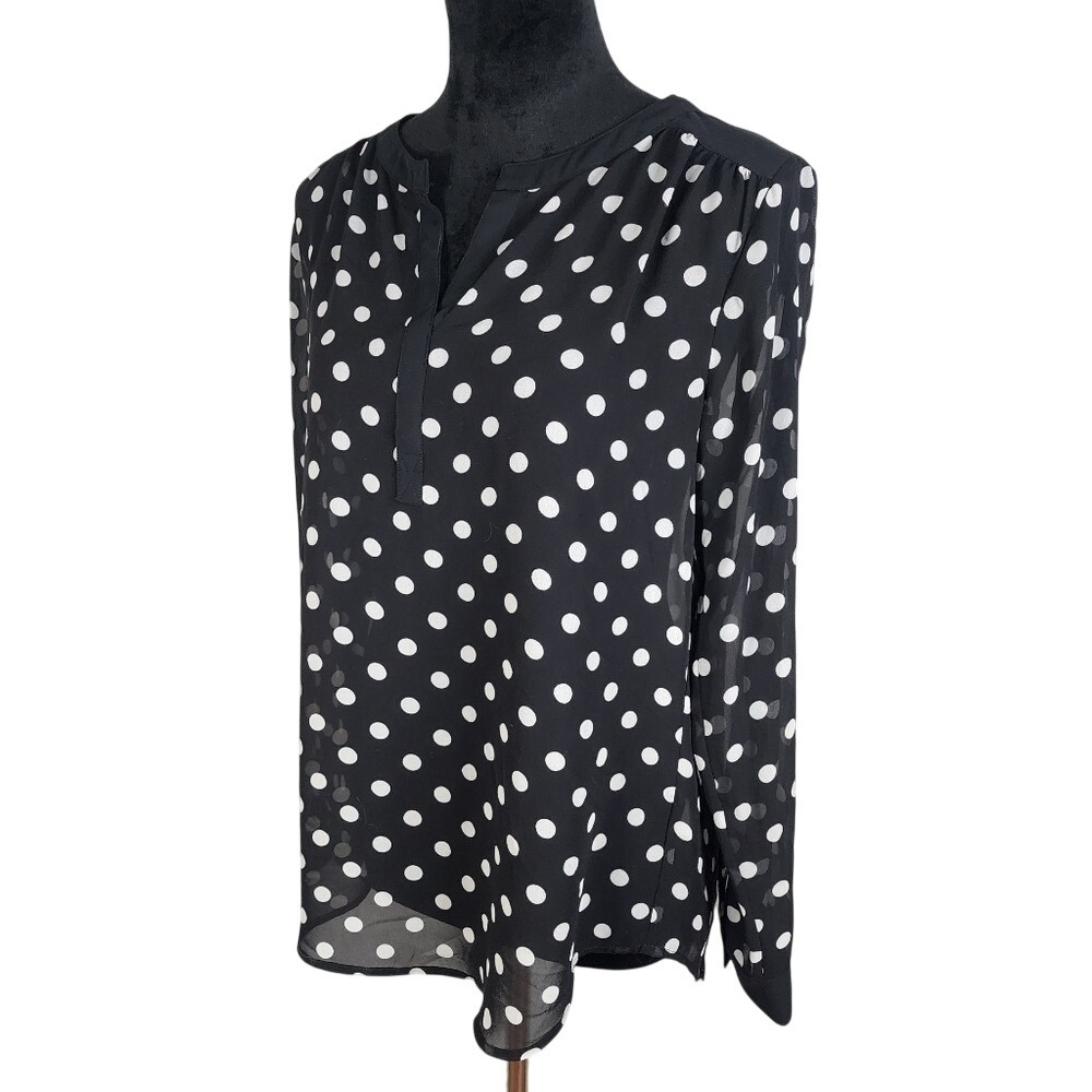 CHAUS‎ NEW YORK Size Small B&W Polka Dot Print Sheer Chiffon Droptail Blouse